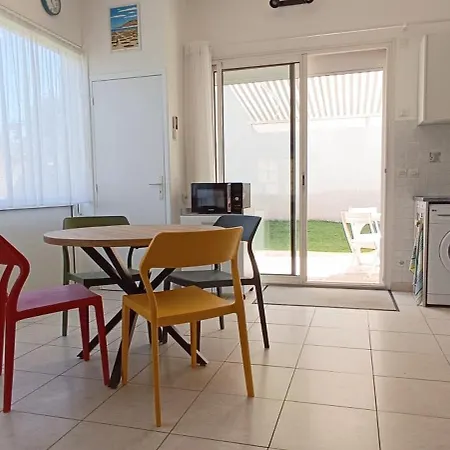 بيت للعطل Meuble Pour 1,2,3,4 Pers Avec Piscine A Partager آجد